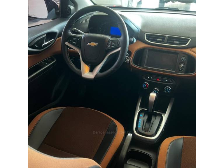 CHEVROLET - ONIX - 2017/2018 - Vermelha - Sob Consulta